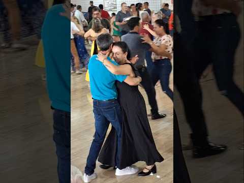 nos idosos de Cruzeiro do Iguaçu no Paraná.Brasil #shotrs #dance #dancarinos #baile #danca