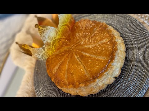 Galette frangipane de A à Z avec feuillage maison