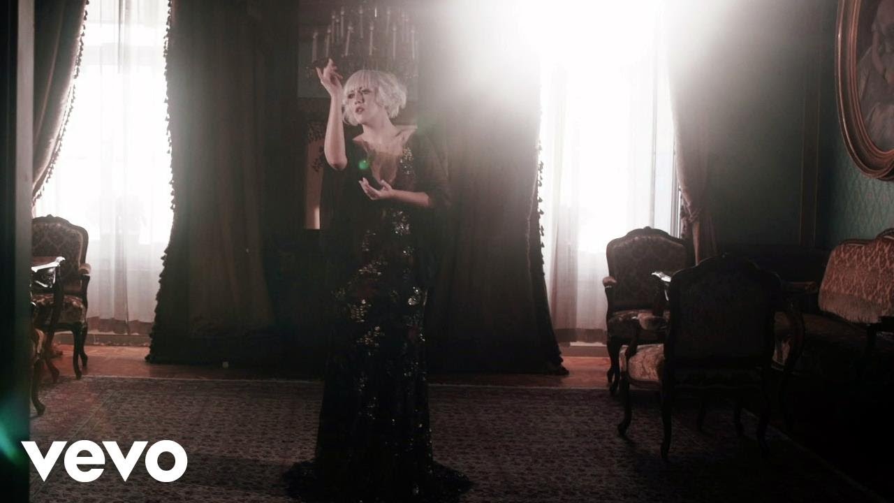 Nina Kraljić — Lay You Down