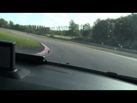 Se polisen öva blåljuskörning