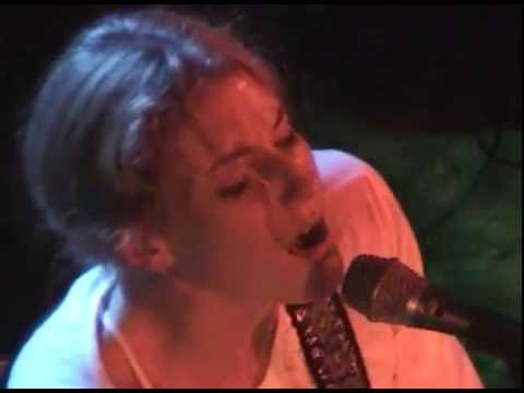 Kathleen Edwards in Lancaster - Back to Me (10/11/05)