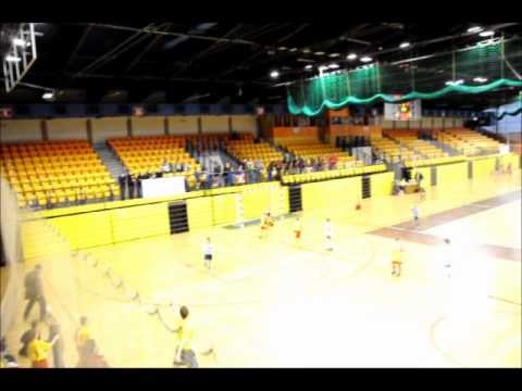 Znicz Pruszków 2002-Piorun Targówek.Finał 19.03.2011..wmv