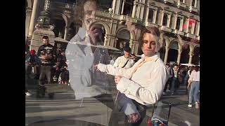 Elias Rønnenfelt – “Like Lovers Do”