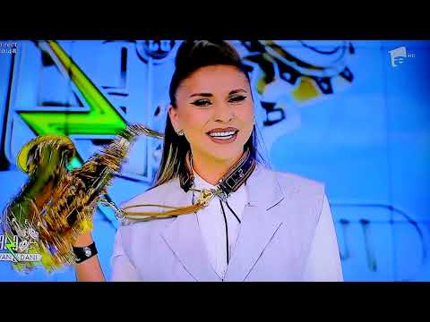 Donia Sax (Live) & Arty Violin - Rockin Around The Christmas Tree