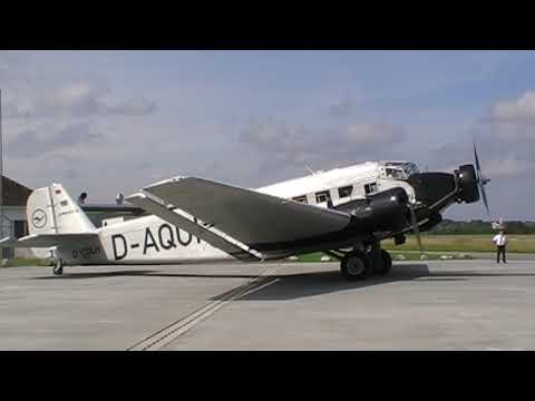 Start der Motoren - JU 52 Lufthansa D-AQUI am Flughafen Friedrichshafen.
