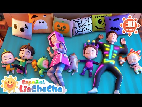 Diez en la Cama | Disfraces de Halloween | LiaChaCha en Español - Canciones Infantiles
