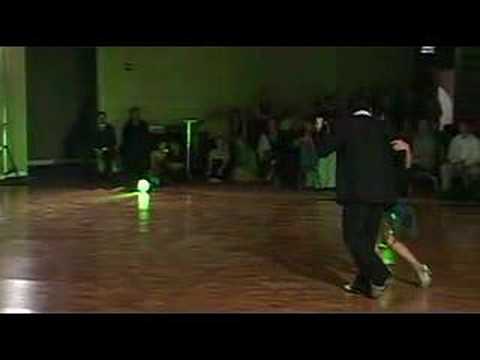  Fabian Salas  and  Carolina del Rivero  are  dancing  to  a  tango