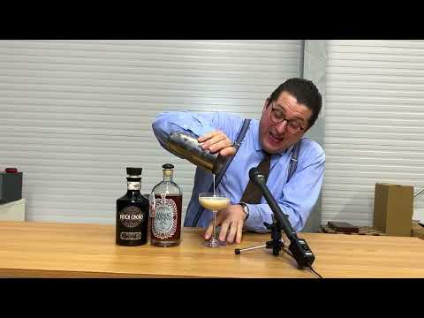 Ein großartiger 80'er Drink mit 2020er Twist: der Golden Cadillac im AMARO Modus