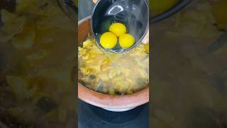 ആ അമ്മച്ചിക്ക് മാത്രമാണോ ഇതറിയുള്ളു? #shorts #youtubeshorts #vlogsbyalisha #eggpappadam #eggrecipe