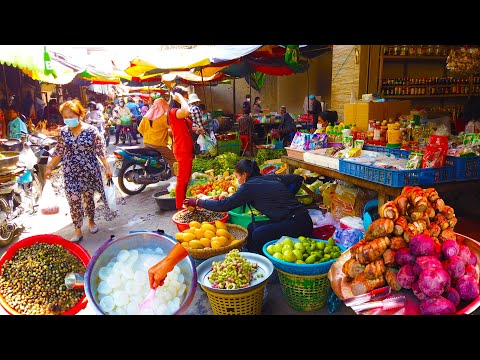 Life In Market - Walk Around Boeung Tompon Market On Wednesday