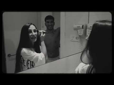 Fool In Love – Dave Curl • You Make Me Feel So Strong (Official Music Video)