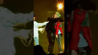 Download lagu #GDRAGON in #TAEYANG 2025 TOUR with #DAESUNG #Shorts mp3 Download lagu #GDRAGON in #TAEYANG 2025 TOUR with #DAESUNG #Shorts mp3