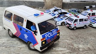 Mobil Polisi Bawa Penumpang | RC Van WPL D42 Skala 1:10