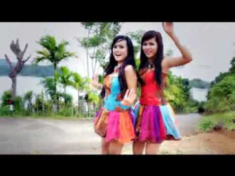 Duo Sutra - Mobil & Bensin (Official Music Video)