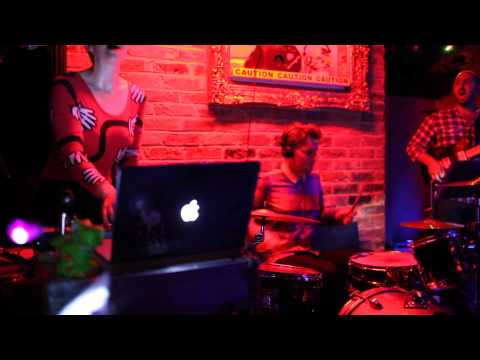 Anna Meredith - Never Wonder (live)