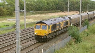 preview picture of video 'Half an Hour at (57) - Winwick Junction WCML 29.8.2014 Class 47 66 142 221 390'