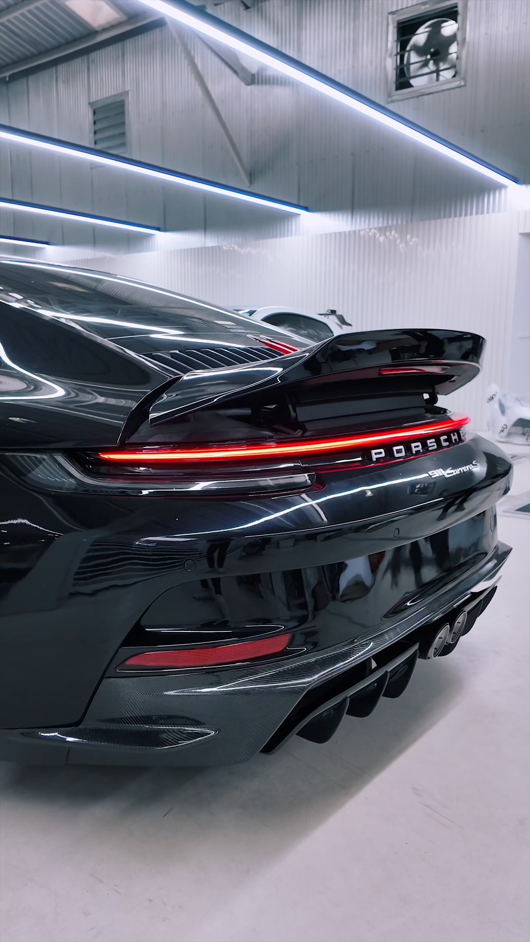 สปอยเลอร์คาร์บอน #DISSIDENT #Porsche 992 #GFORCE #Porsche911 #Porsche992