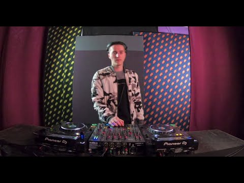 Unique morning DJ set at KPTM