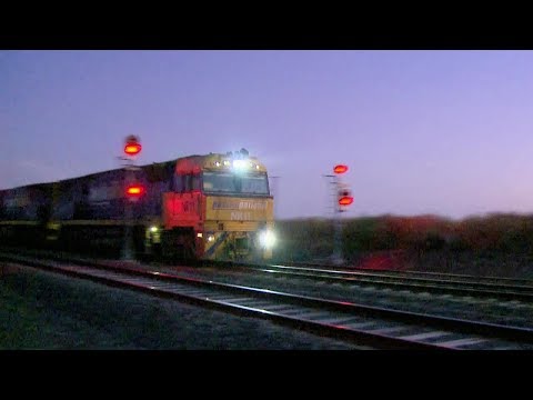 Pacific National MA5 At Sunset - PoathTV Australian Trains & Railways