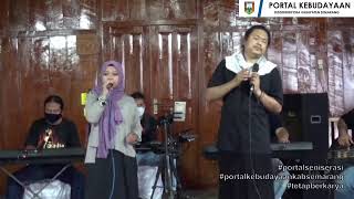 Download lagu Q-JING Band 'SYAHADAT CINTA' Ost. Cinta Tapi Beda dipopulerkan oleh CANDRA MALIK mp3