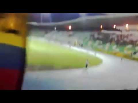 "Vamos Vamos Quindio" Barra: Artillería Verde Sur &bull; Club: Deportes Quindío