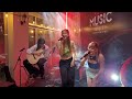 Alba Reche con Jara Pol ibis music sevilla - morena mia