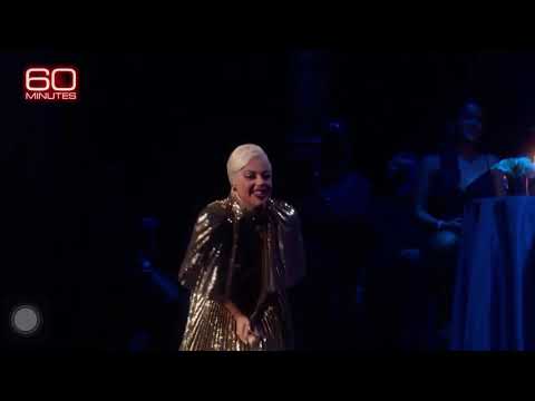 Tony Bennett recognizes Lady Gaga during their last concert - 60 MINUTES