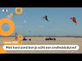 Lisanne, Hugo en Isabel zijn op surfkamp en leren kitebuggyen