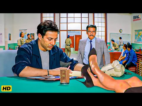 कलेक्टर के बेटी ने सनी देओल को पुलिस ठाणे में घुसकर दी धमकी.. | Sunny Deol, Om Puri Farz Movie Scene