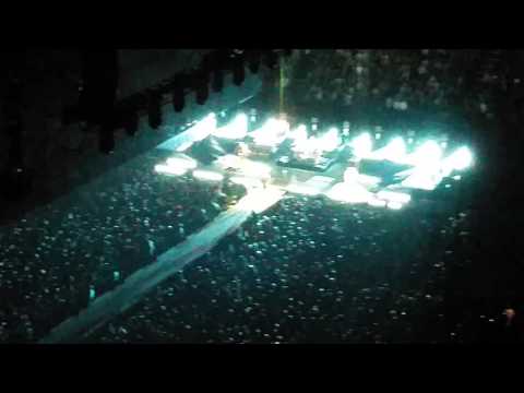 U2 - Gloria with adam clayton slap bass solo!!!!