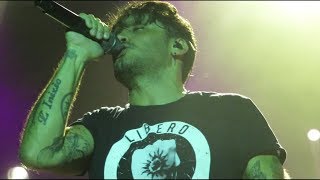 Fabrizio Moro - Me'nnamoravo de te (live @Brixia Forum, Brescia)