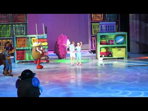 Disney on Ice Worlds of Fantasy: Toy Story 3 [woody]