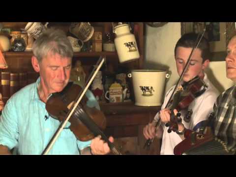 Anderson's Thatched Bar Clip 2 - Traditional Irish Music from LiveTrad.com