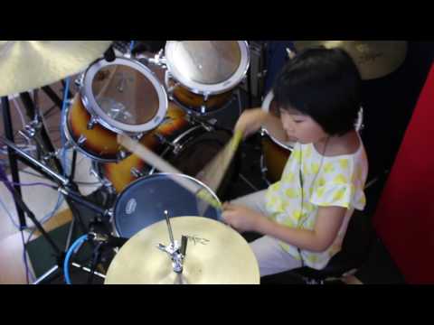 Immigrant Song - Led Zeppelin / seven year old drummer 