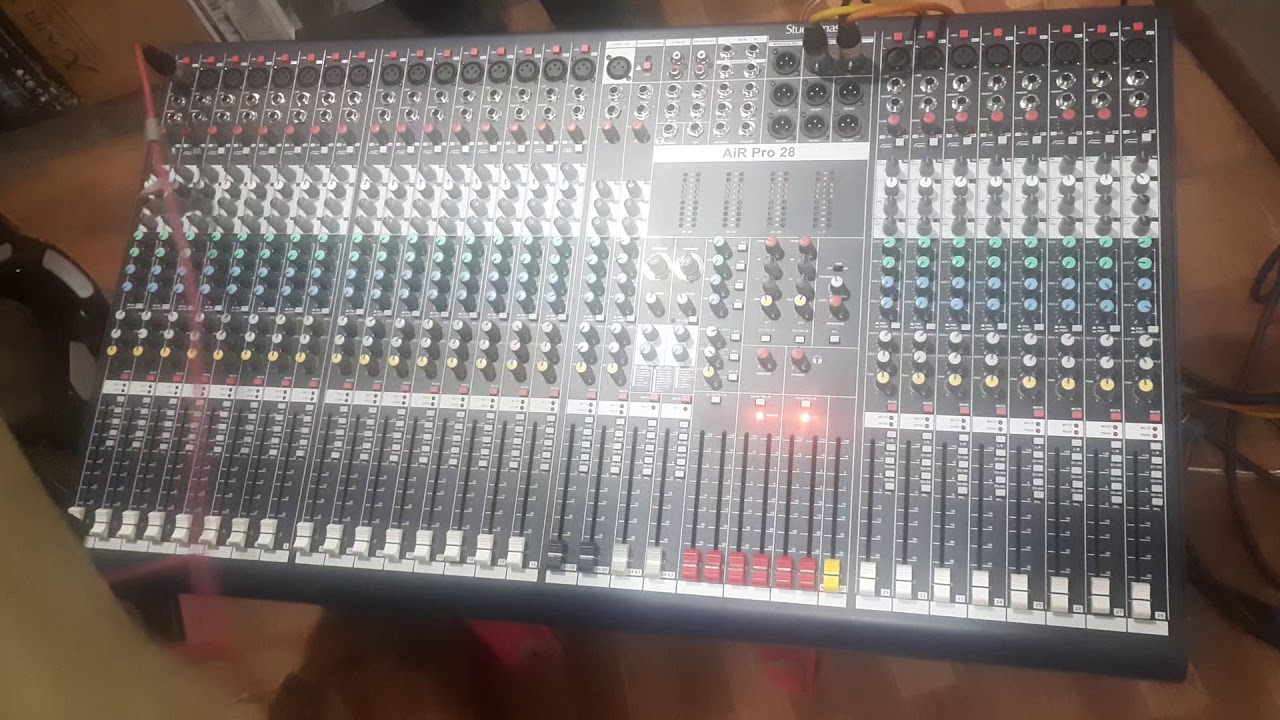 StudioMaster Octave 28 Pro Mixer