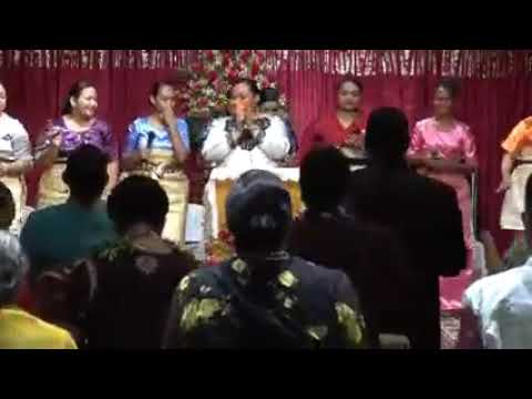 Praise God: Sīsū koe Fetuùngingila