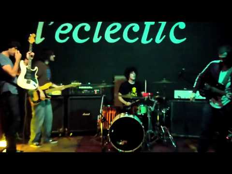 Parmesano ( Dues cançons invertides ) Directe a l'eclectic club.2010