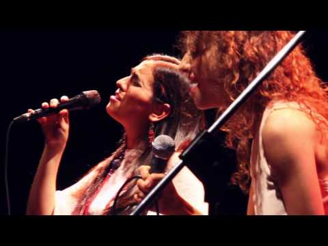 Marta Gómez - Chicharra (con Luna Monti) - Directo en Buenos Aires