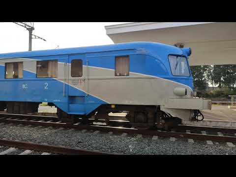 Automotor Malaxa clasa 78 parasind gara din Constanta| 4K