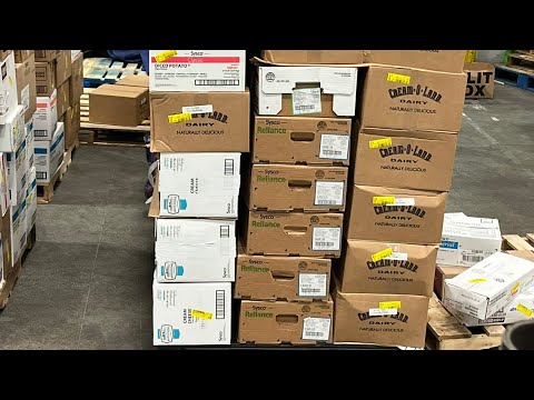 Warehouse Selecting at its FINEST! #warehouse #sysco #selection