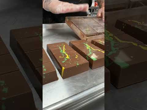 ASMR DUBAÏ CHOCOLAT🍫 https://www.etsy.com/ca/listing/1745945768/ #dubaichocolate #viraldubai