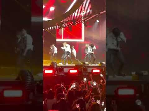 Stray Kids Back Door Newark D2