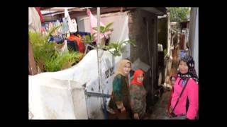 preview picture of video 'Kunjungan dan Bantuan Banjir Di Kelurahan Pondok Pinang Th.2014'