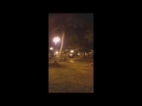 Caminata nocturna por la plaza Torrent de Corrientes.