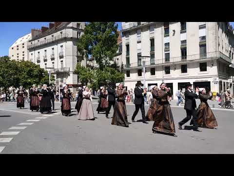 Jeux de Bretagne 2022 - Cercle de Clisson et Bagad de Nantes