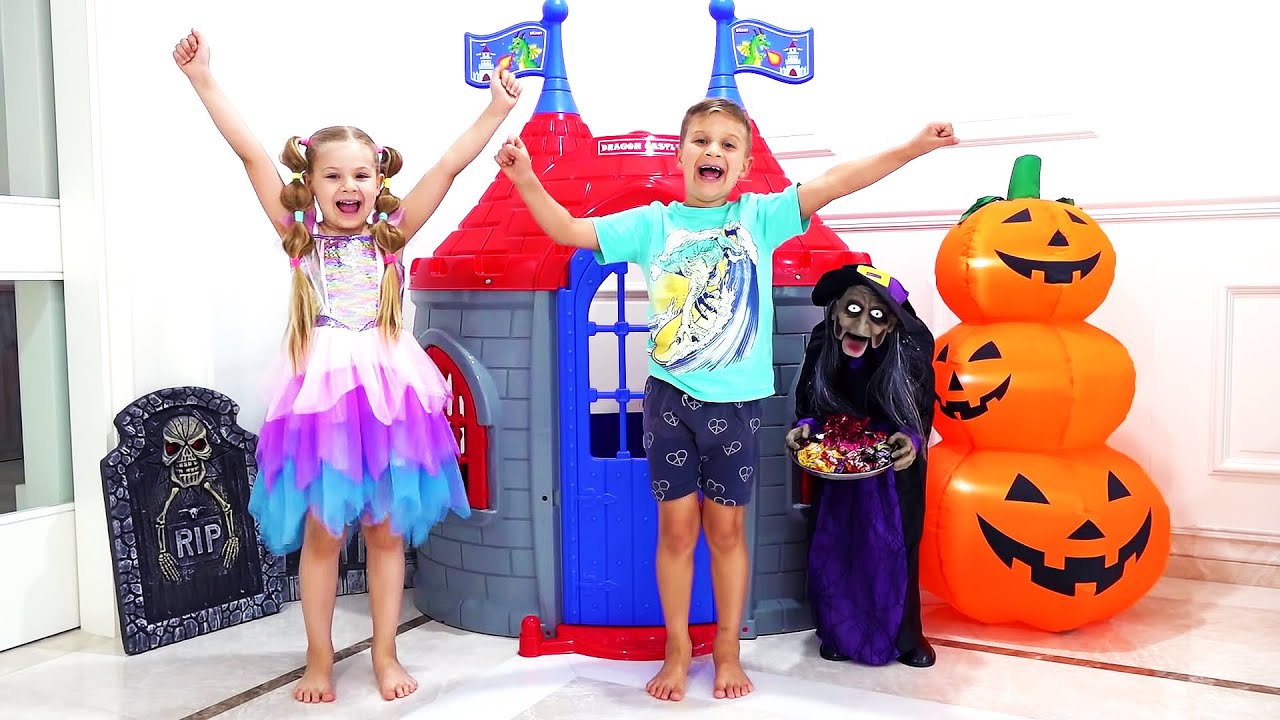 Приключения на Хэллоуин для детей. Roma and Diana - Halloween Adventures for Kids Video