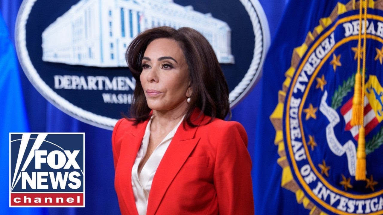 Pirro briefs press on DOJ investigation into Fed chair
