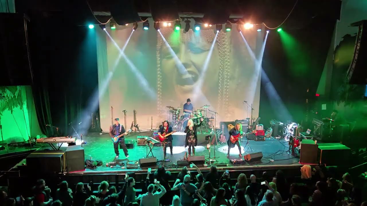 Linger @ The Oriental Theater