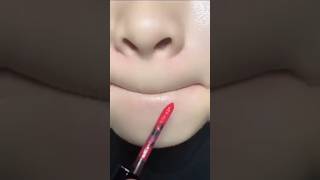 Download lagu 'New lipstick hacks 💄 Asli sachhai 😱#makeuphacks #shorts #youtubeshorts #lipsticktutorial mp3