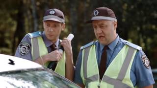 Родила в машине на посту ГАИ | На Троих video